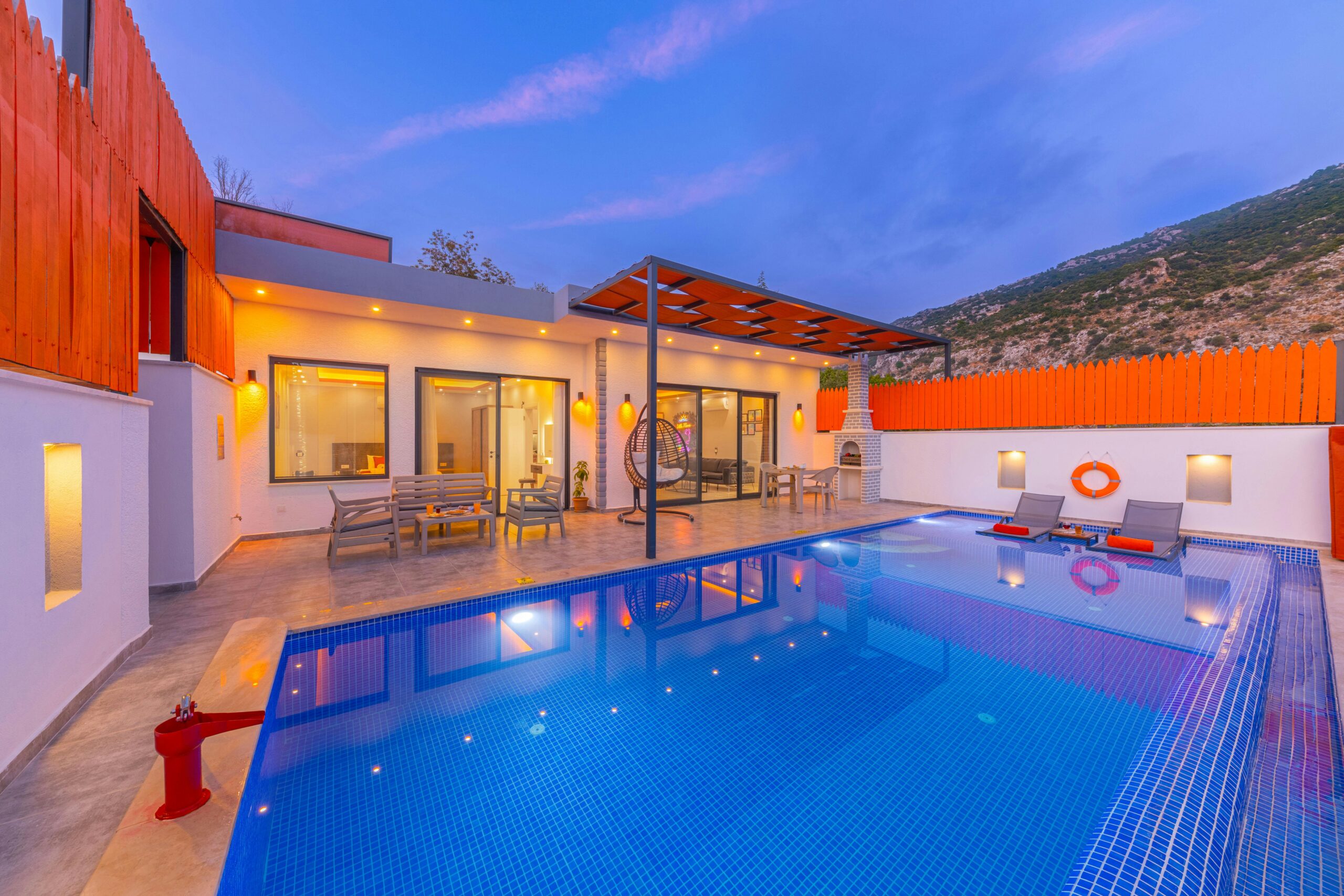 Jennifer Mariew Quinn Real Estate with luxury and full of amenities.